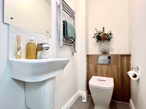 Guest Cloakroom- click for photo gallery